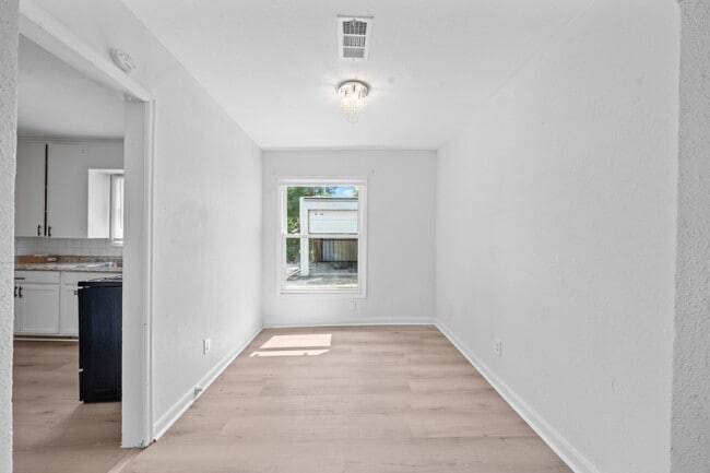 Building Photo - 7121 Sidney St