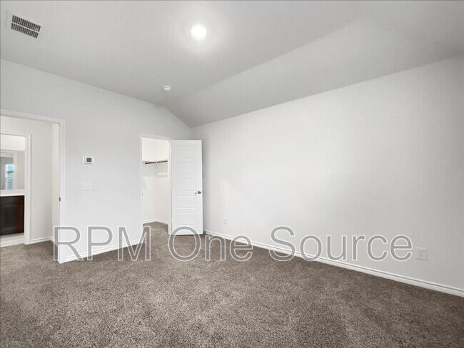 Building Photo - 4009 Savoy Wy