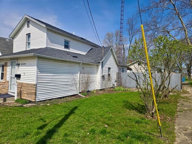 Building Photo - 2 bedroom home in Niles!!