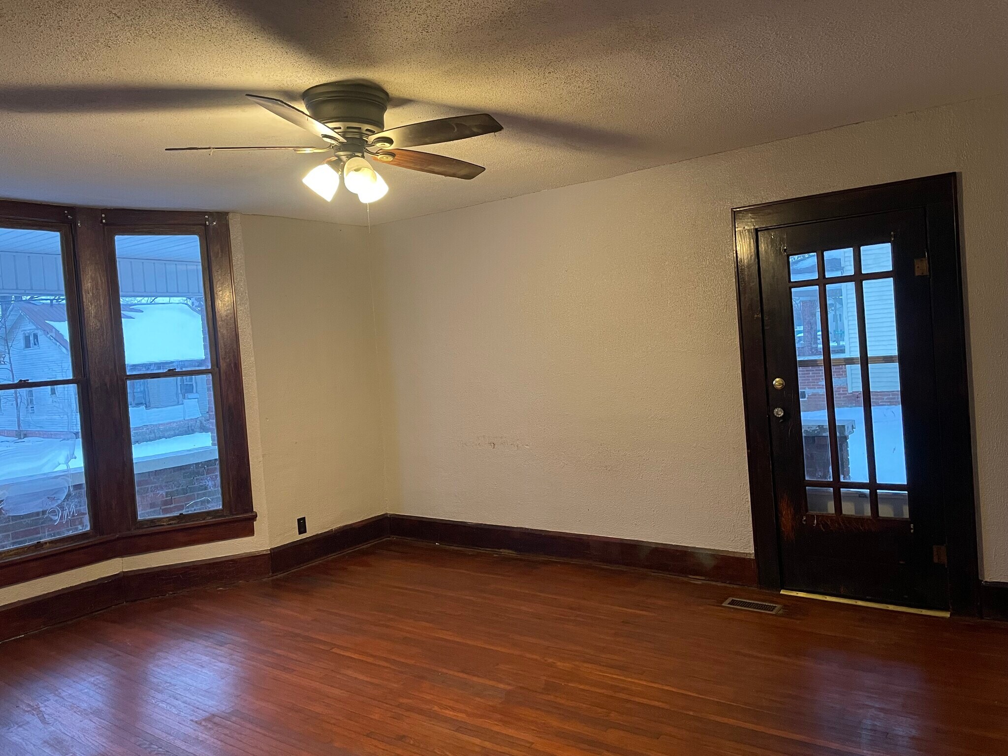 Living room with 2 beautiful doors - 217 S Lawton St