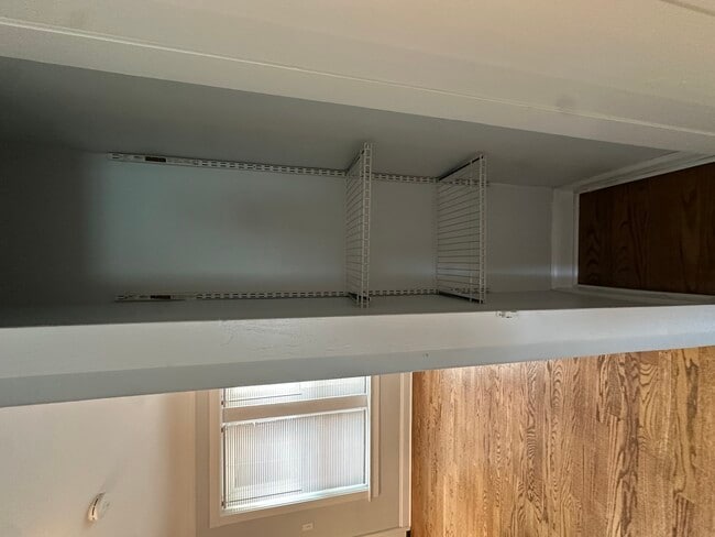 Building Photo - 7027 N Glenwood Ave