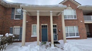 Building Photo - 5203 Chesapeake Cir