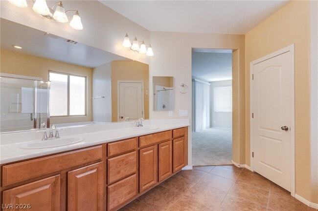 Building Photo - 10119 Amana Oaks Ave