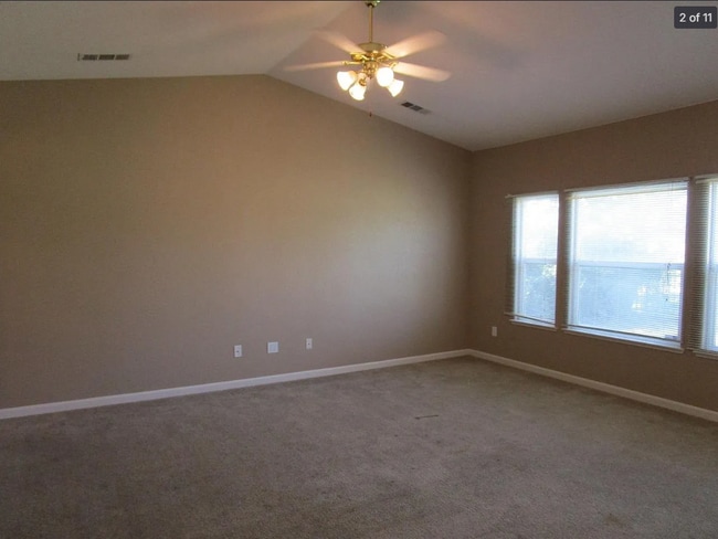 Building Photo - 967 Golf Ave