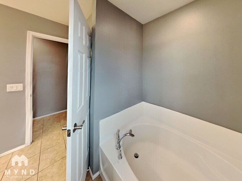 Building Photo - 10991 E Midnight Moon Ln