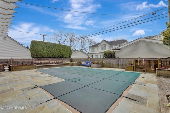 Building Photo - 402 Philadelphia Blvd