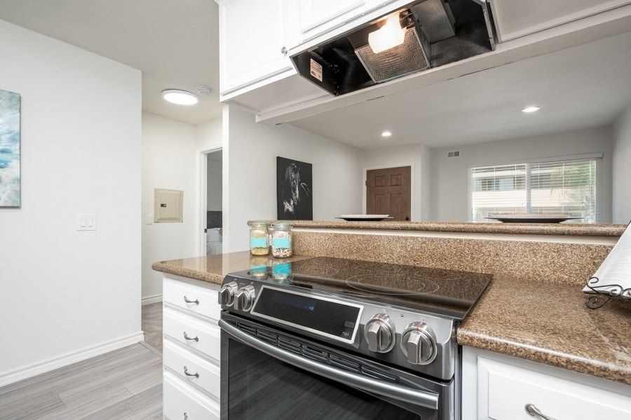 Building Photo - 1681 Bayview Heights Dr