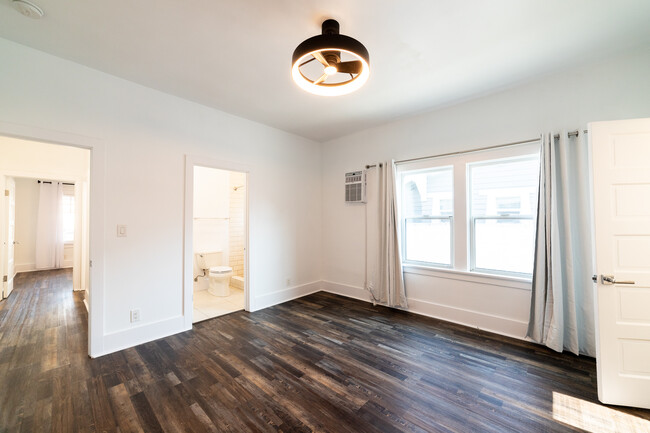 Building Photo - 321 Heliotrope Dr