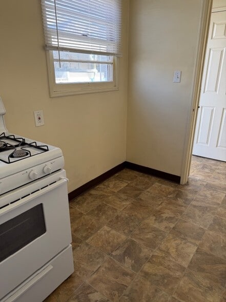 Building Photo - 1316 N Dominion Ave