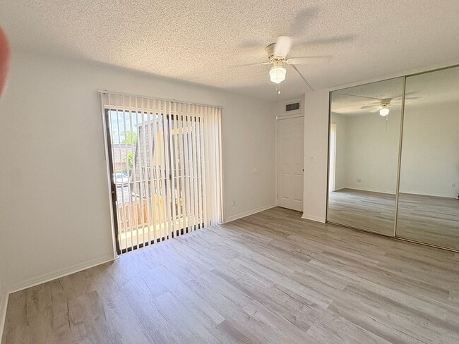 Building Photo - 5584 Malt Dr