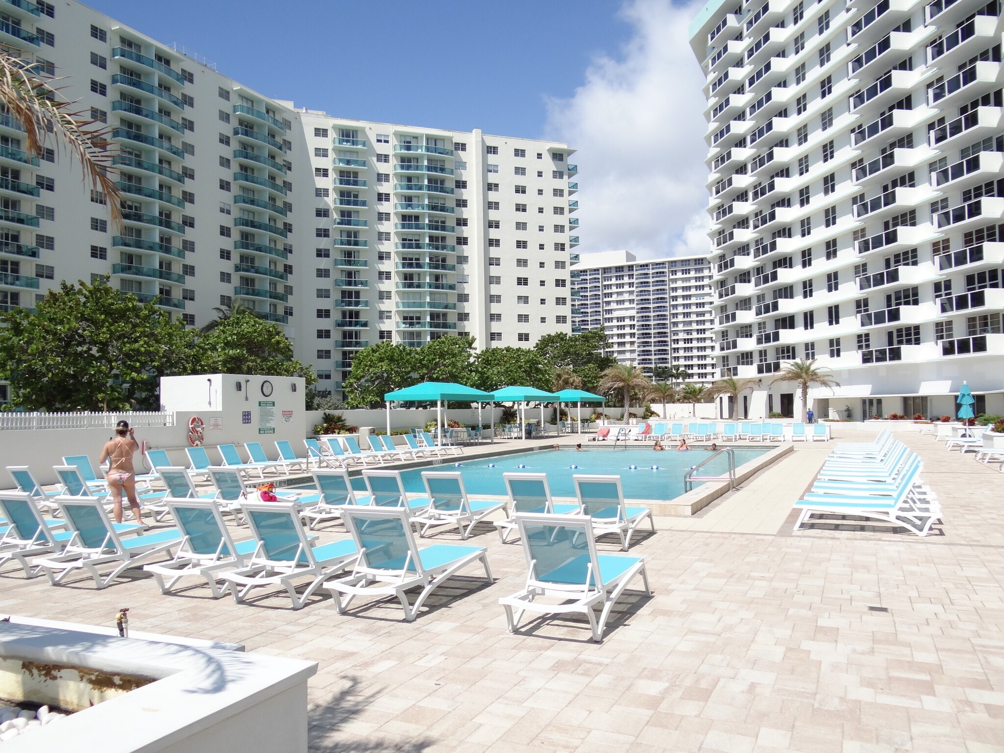 Building Photo - 3725 S Ocean Dr