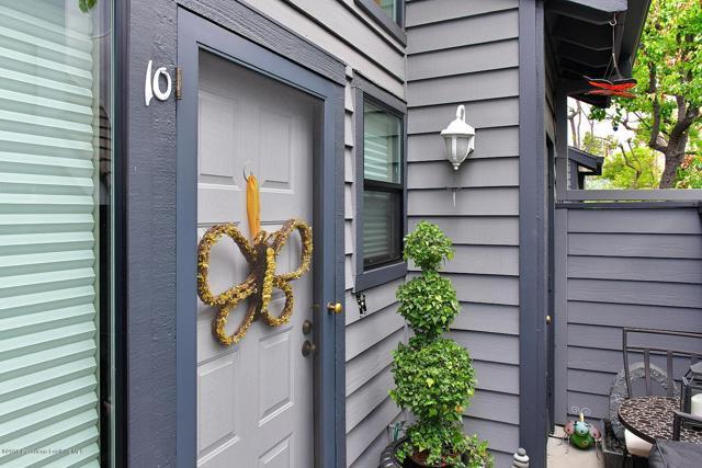 Building Photo - 279 E Glenarm St