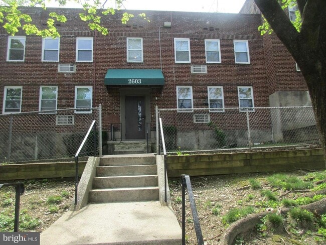 Building Photo - 2613 Fairview Ave