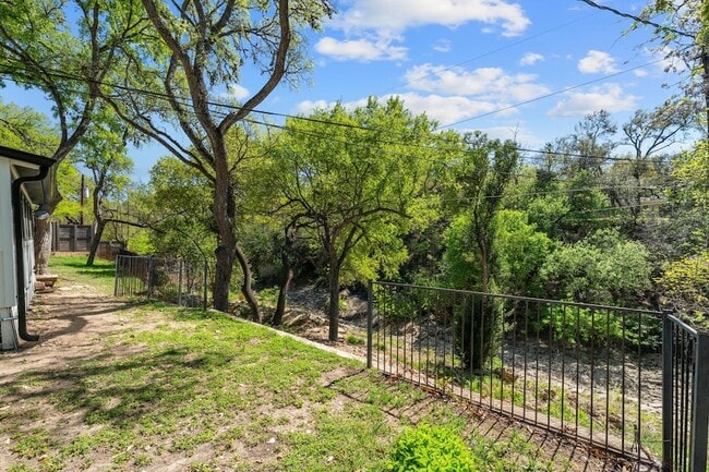 Building Photo - 2607 Pembrook Trail