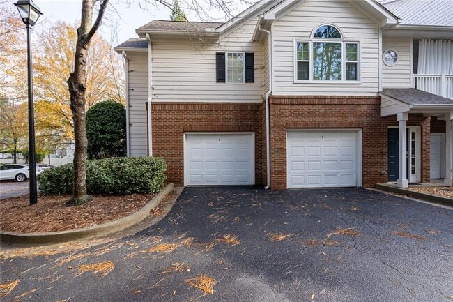 Building Photo - 303 Spring Heights Ln