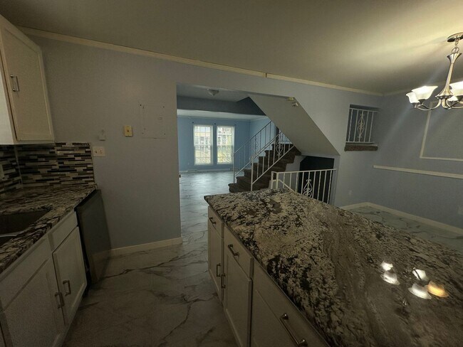 Building Photo - Long Realty & Property Management LLC - 4 bedroom 2.5 Bathroom in Aurora