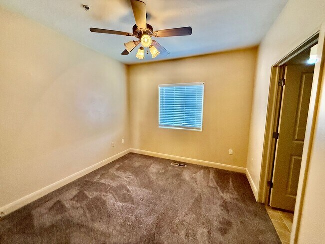 Building Photo - La Venita Condo #B3