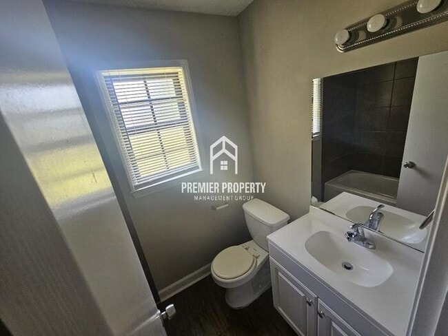 Building Photo - 6814 Greenbark Dr