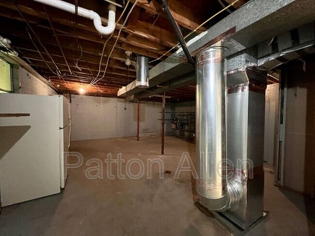 Building Photo - 14 Friendly Hollow