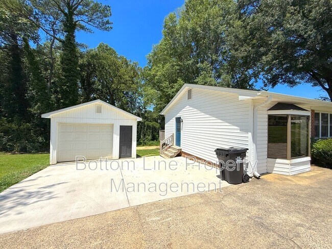 Building Photo - 4103 Little Mountain Rd