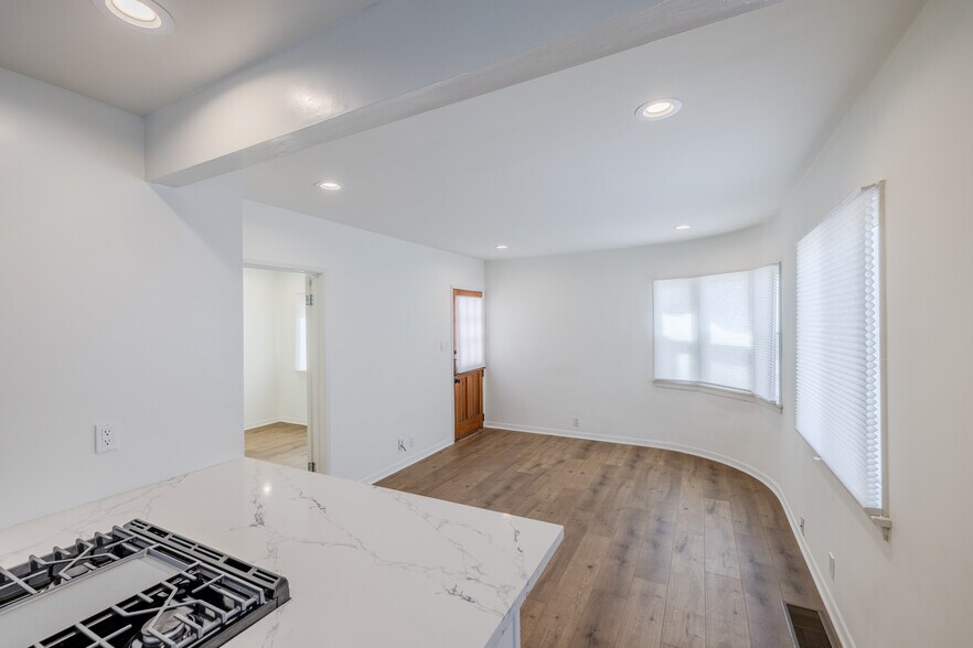 Building Photo - 436 Rosecrans Ave