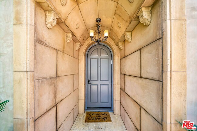 Building Photo - 14916 Hesby St