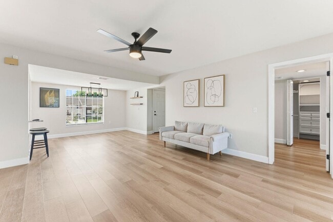 Building Photo - 2431 Heron Terrace