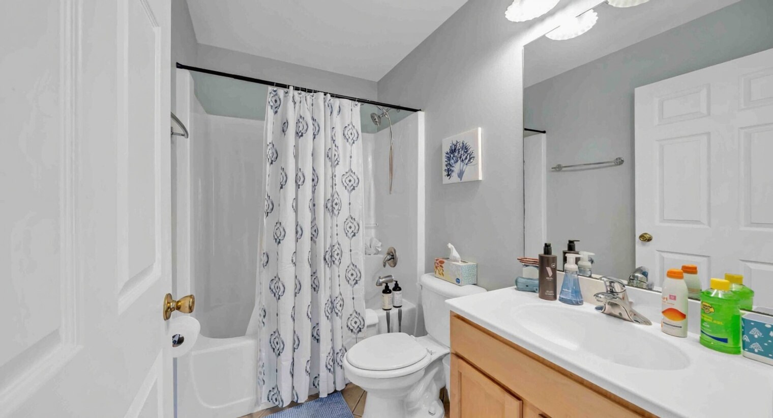 Building Photo - 111 Hidden Lakes Dr