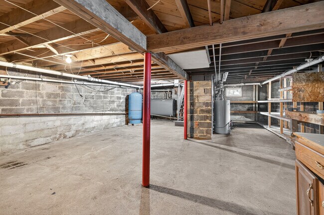 Building Photo - 20 Evergreen Ln