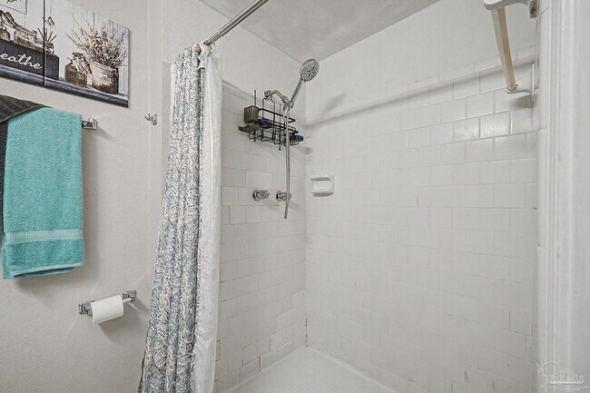 Building Photo - 5706 Ventura Ln