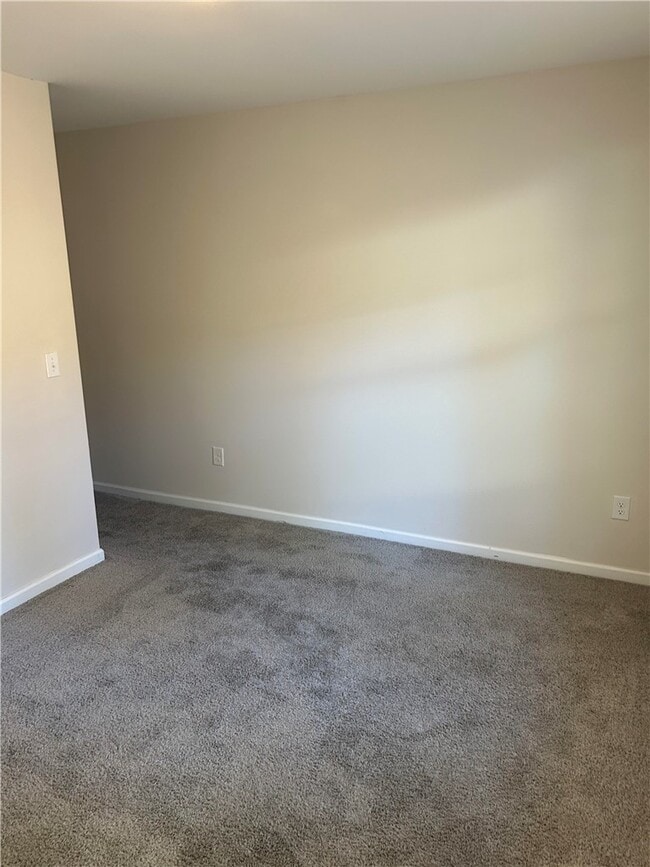 Building Photo - 550 JP Stevens Rd