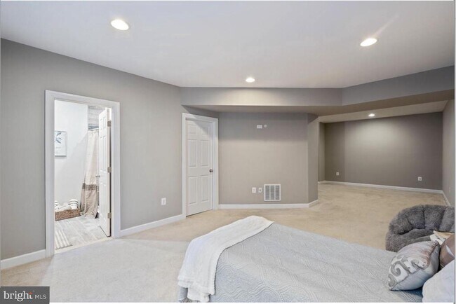Building Photo - 3028 Landing Eagle Ct