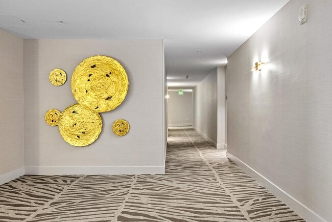 Building Photo - 7910 Harbor Island Dr