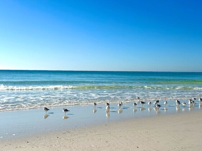 Building Photo - 4496 Luke Ave