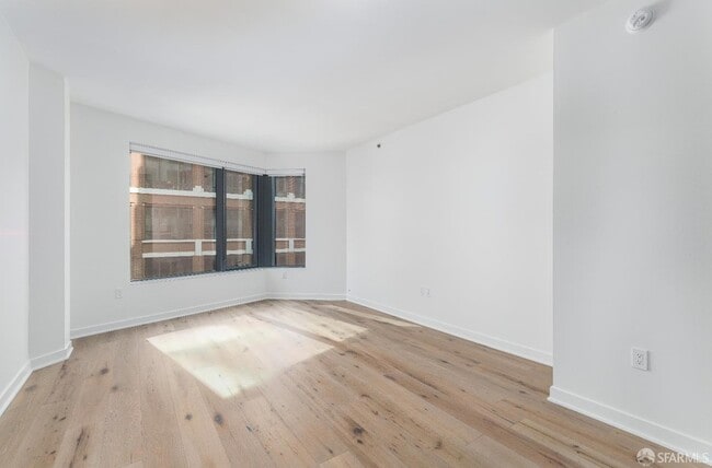 Building Photo - 280 Spear St