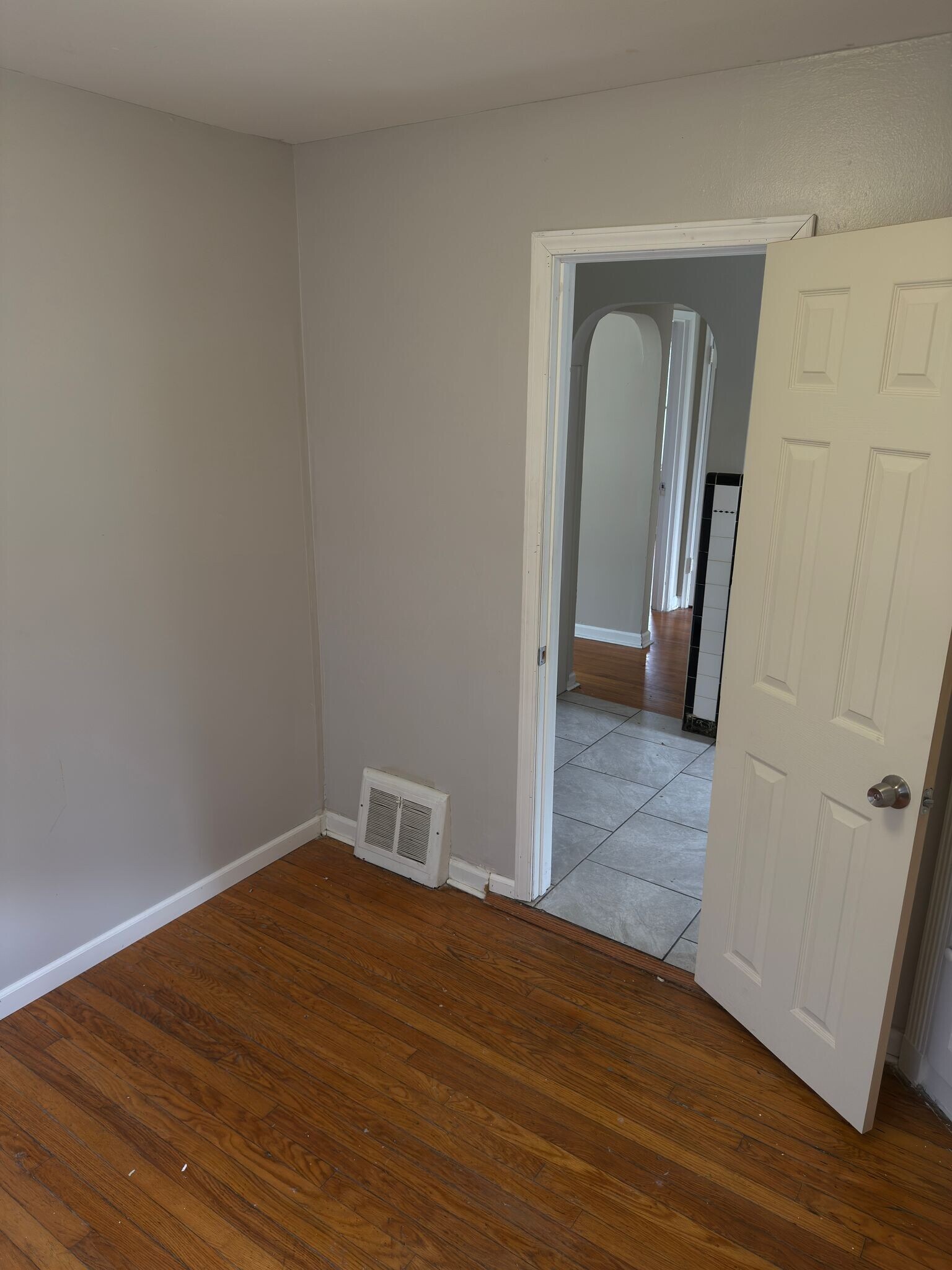 Building Photo - 6115 Avila Dr