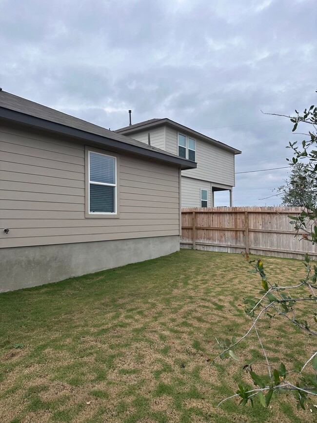 Building Photo - New home built in 2024 in Redbird Ranch 3/...