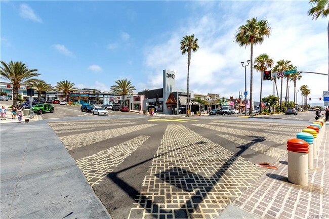 Hermosa Beach pier Ave - 923 6th St