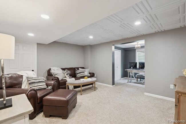 Building Photo - 26422 Elk Run E