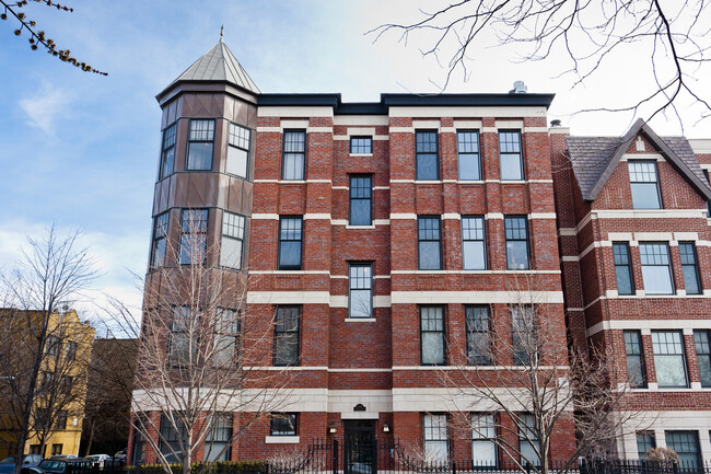 Primary Photo - 1449 N Wicker Park Ave