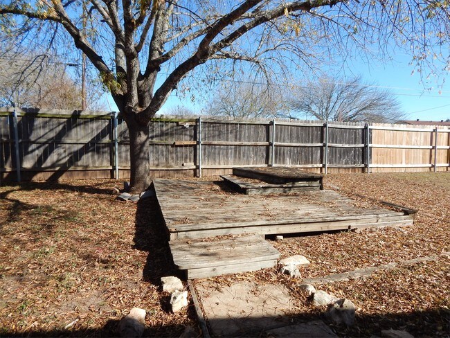 Building Photo - 4503 River Oaks Dr