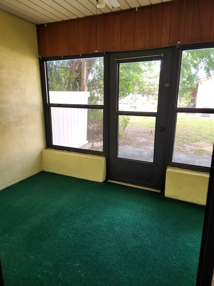 Building Photo - 415 Shangri La Cir