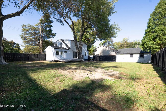 Building Photo - 537 Prospect Ave