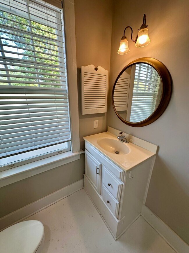 Building Photo - 3 BED | 2 BATH | ARDSLEY PARK | PRIVATE BACK PORCH