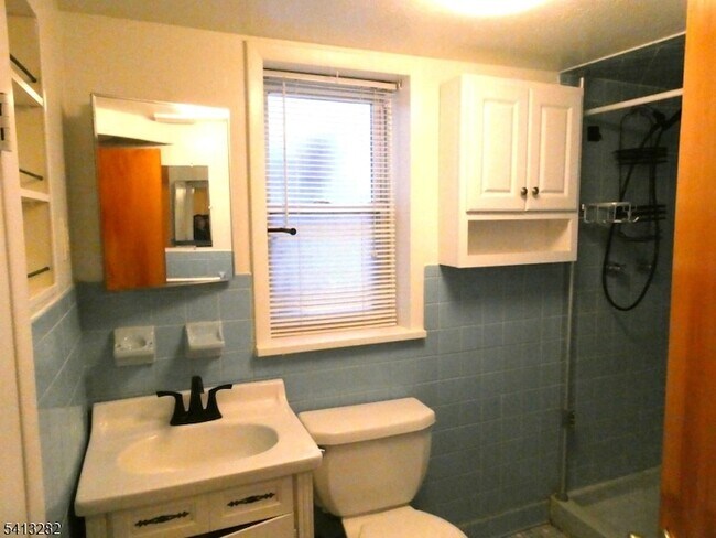 Building Photo - 355 Elm St