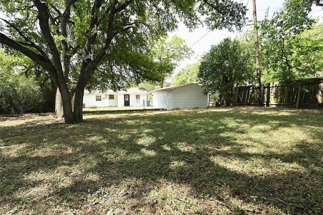 Building Photo - 2110 Westover Rd