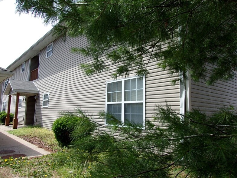 Building Photo - 144 Humanity Ln
