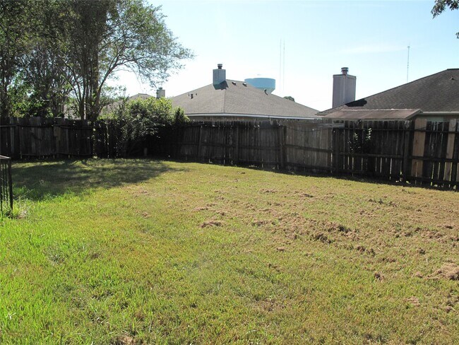 Building Photo - 2526 Doverglen Dr