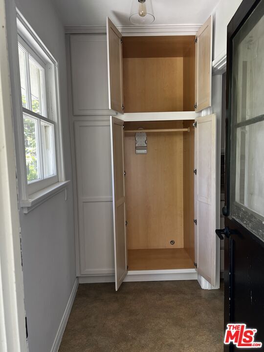Building Photo - 130 S Bowling Green Way