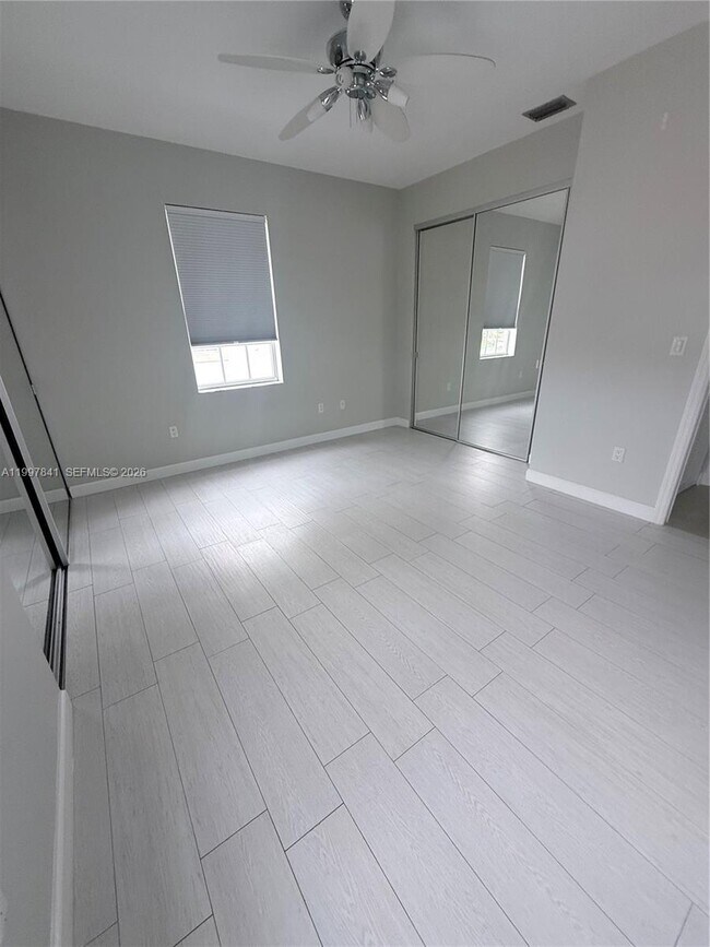 Building Photo - 49 Majorca Ave